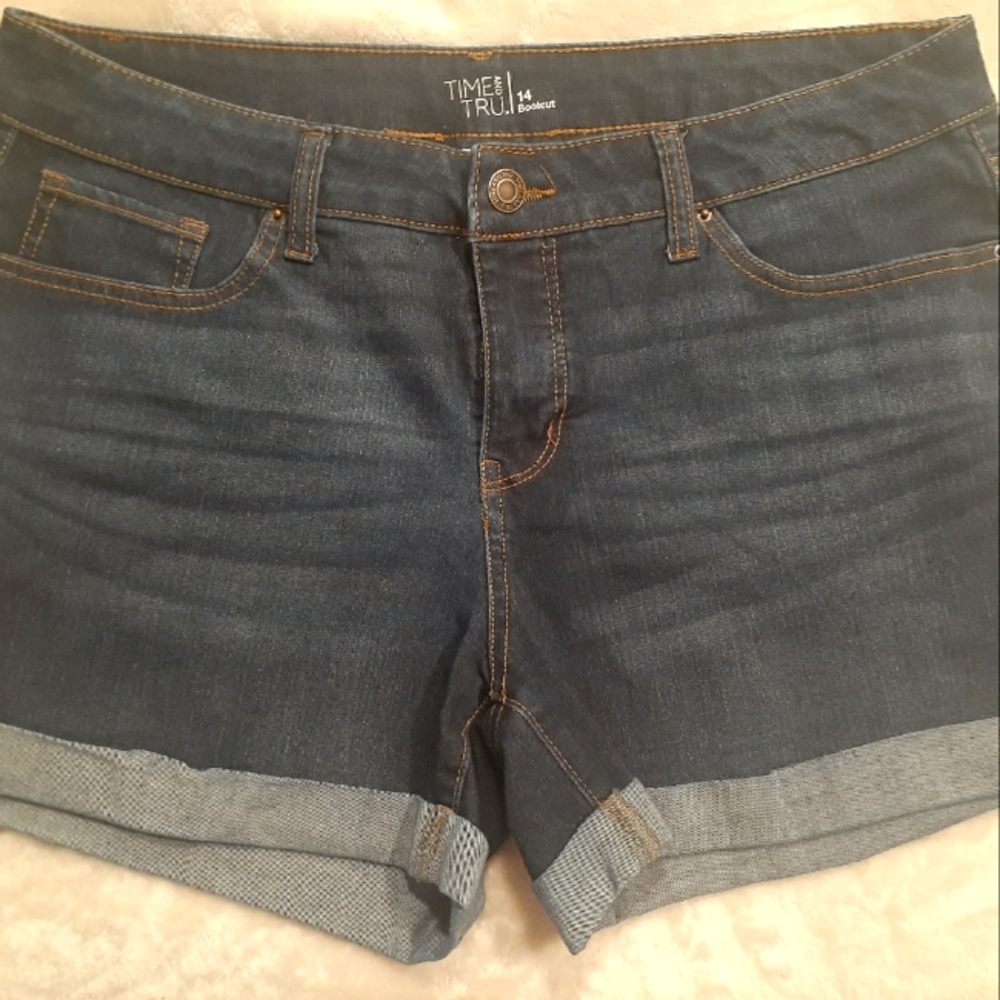 Time and Tru Women's Rolled Cuff Bootcut Short